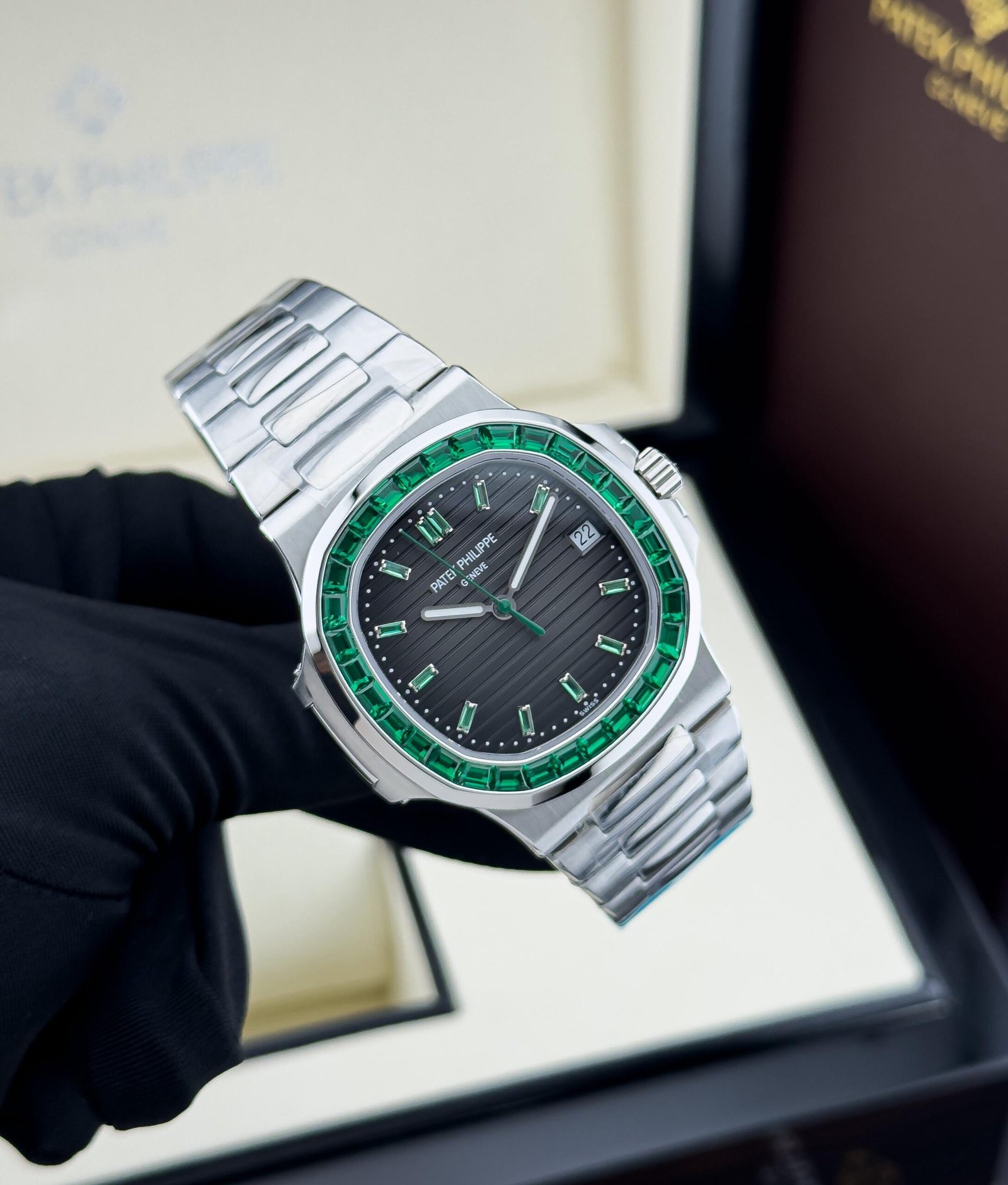Patek Philippe Nautilus - Image 4